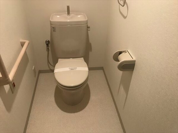 トイレ(※リノベーション実施済みのお部屋もございます。)