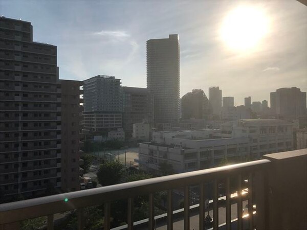 バルコニー(※リノベーション実施済みのお部屋もございます。)