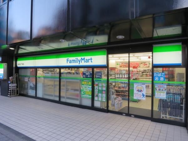 その他(ファミリーマート　赤坂三丁目店[600m])