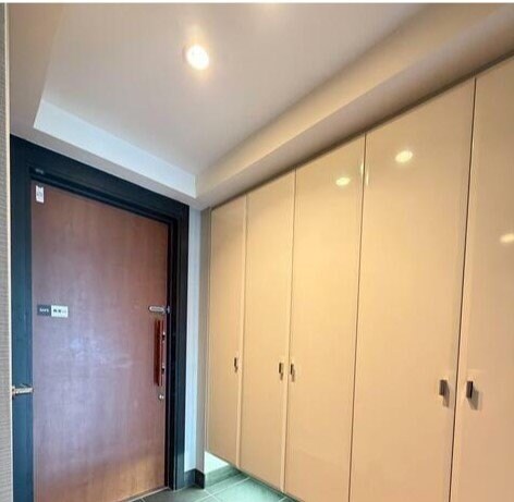 物件内観写真11　(玄関)