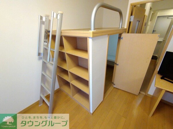 その他室内・内装(収納内ライト付き)