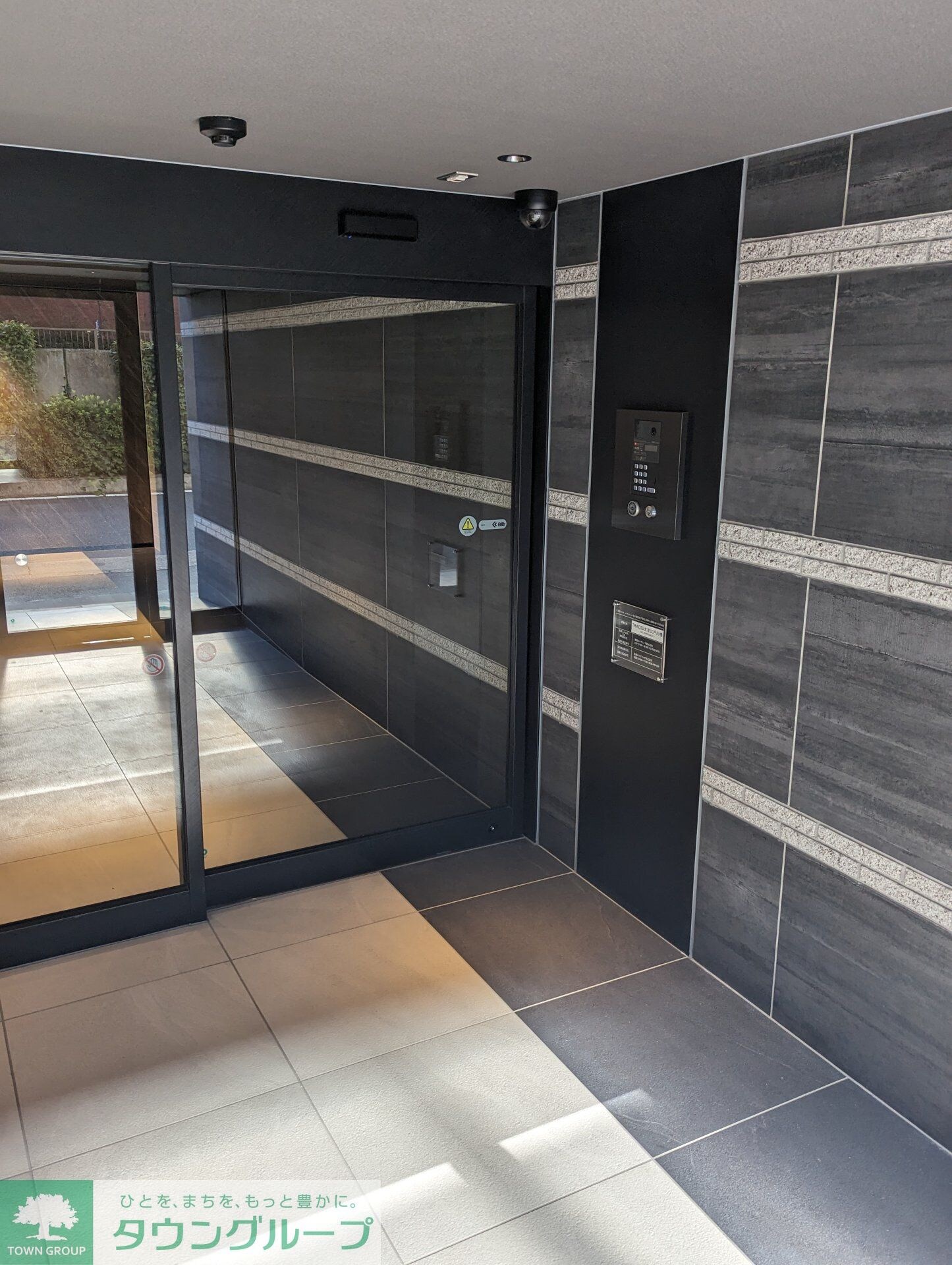 物件内観写真18　(エントランス)