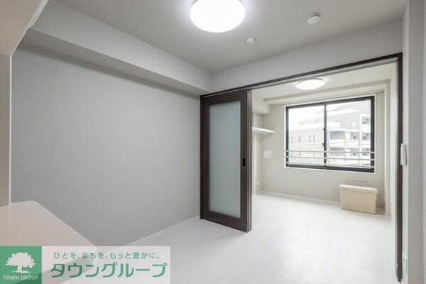 リビング・居室(Aタイプ2024年2月撮影 同タイプ301号室の写真です)