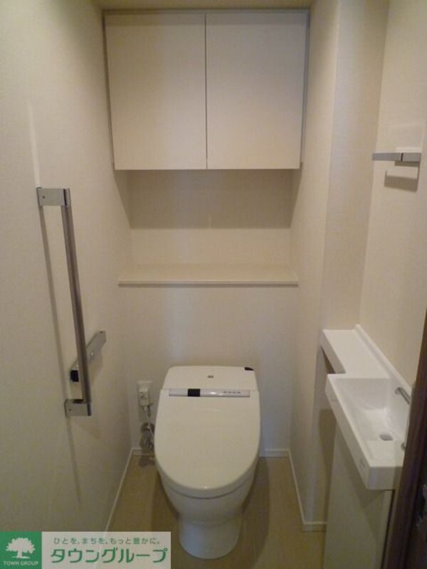 トイレ(60Bタイプ2010年3月撮影 同タイプ802号室の写真で…)