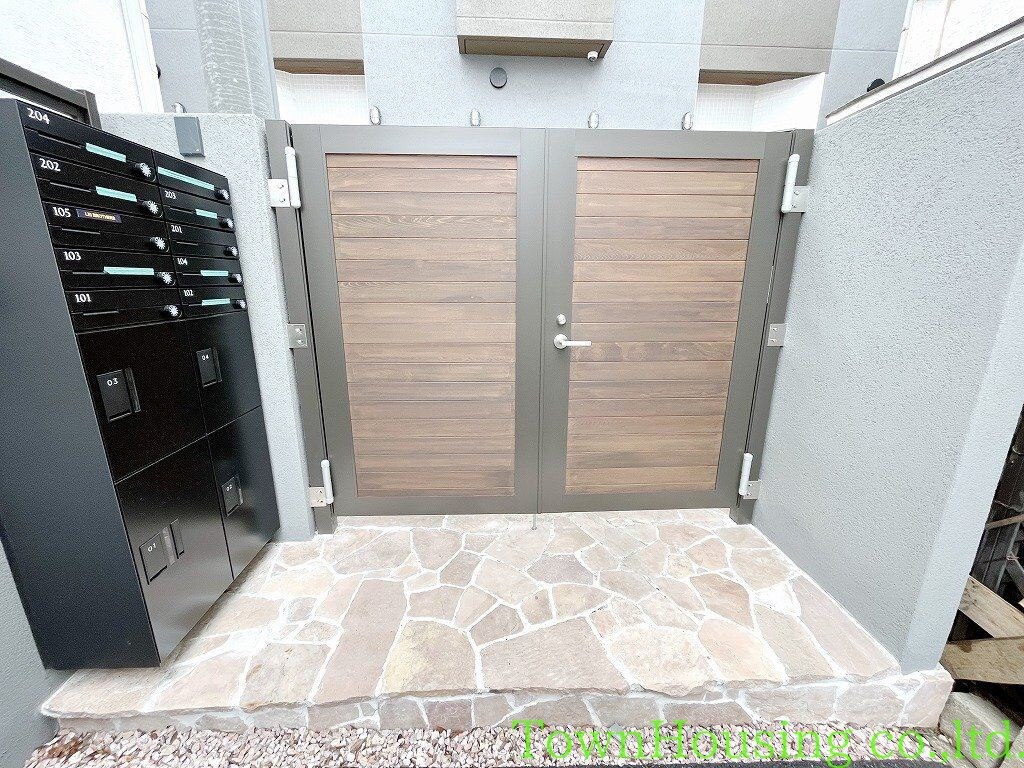 物件内観写真12　(エントランス)