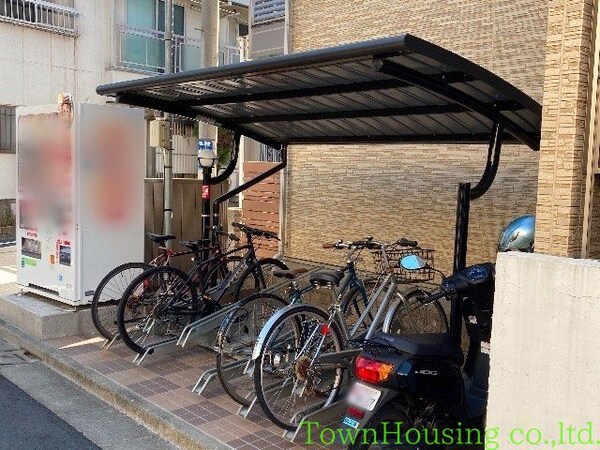 共有部分(駐輪場　自転車＆原付のみ駐輪可)