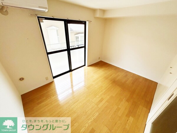 リビング・居室(高台に建っているので明るめなお部屋です♪)