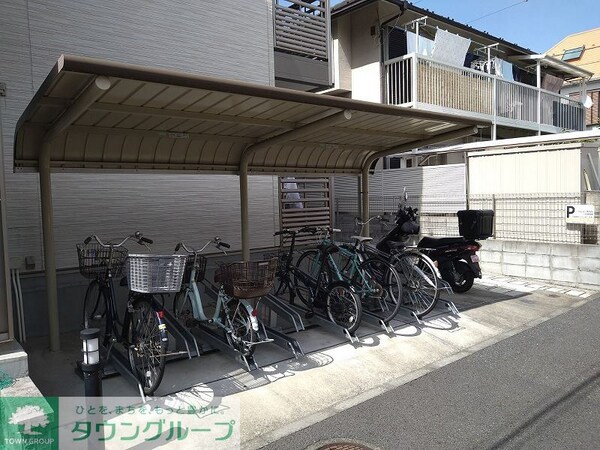 設備(自転車置場　自転車のみ駐輪可)