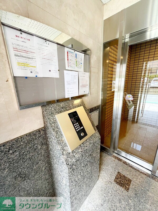 ロビー(部屋探しは株式会社　タウンハウジング　までお気軽にお問合せ…)