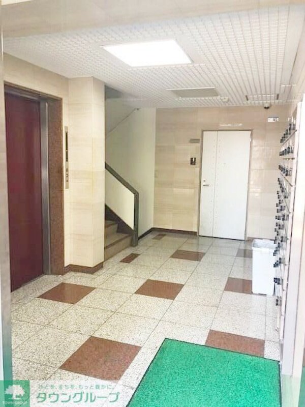 ロビー(部屋探しは株式会社　タウンハウジング　までお気軽にお問合せ…)