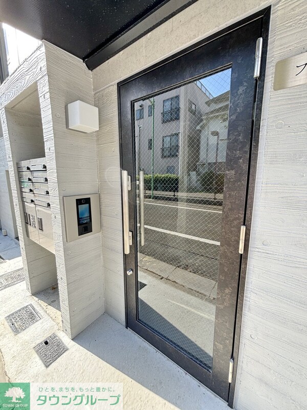 エントランス(部屋探しは株式会社　タウンハウジング　までお気軽にお問合せ…)