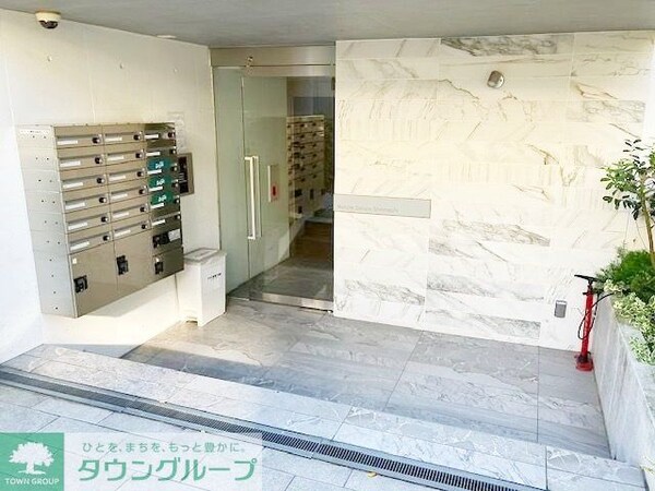 エントランス(部屋探しは株式会社　タウンハウジング　までお気軽にお問合せ…)