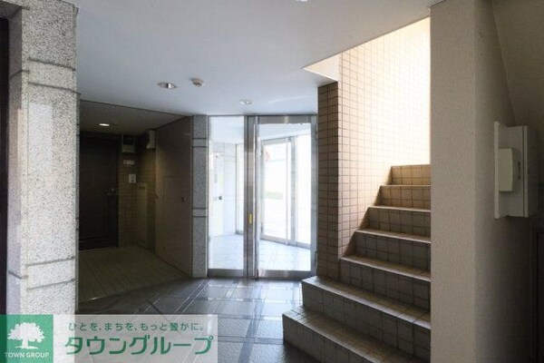 ロビー(部屋探しは株式会社　タウンハウジング　までお気軽にお問合せ…)