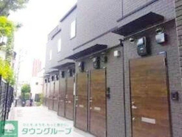 エントランス(部屋探しは株式会社　タウンハウジング　までお気軽にお問合せ…)