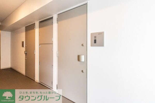 玄関(★不動前の人気デザイナーズマンション★ペット飼育可★タウン…)