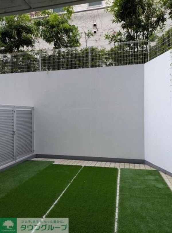 庭(★不動前の人気デザイナーズマンション★ペット飼育可★タウン…)