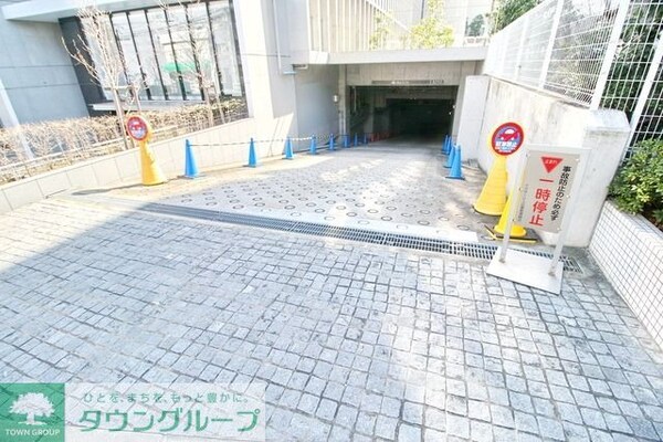 駐車場(★不動前の人気デザイナーズマンション★ペット飼育可★タウン…)