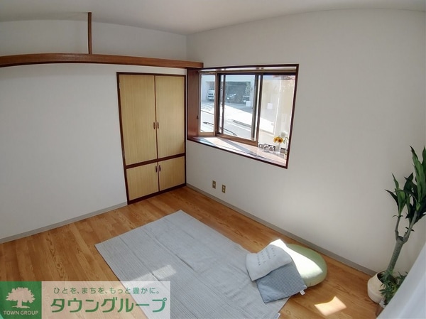 寝室(★角部屋２面採光★)
