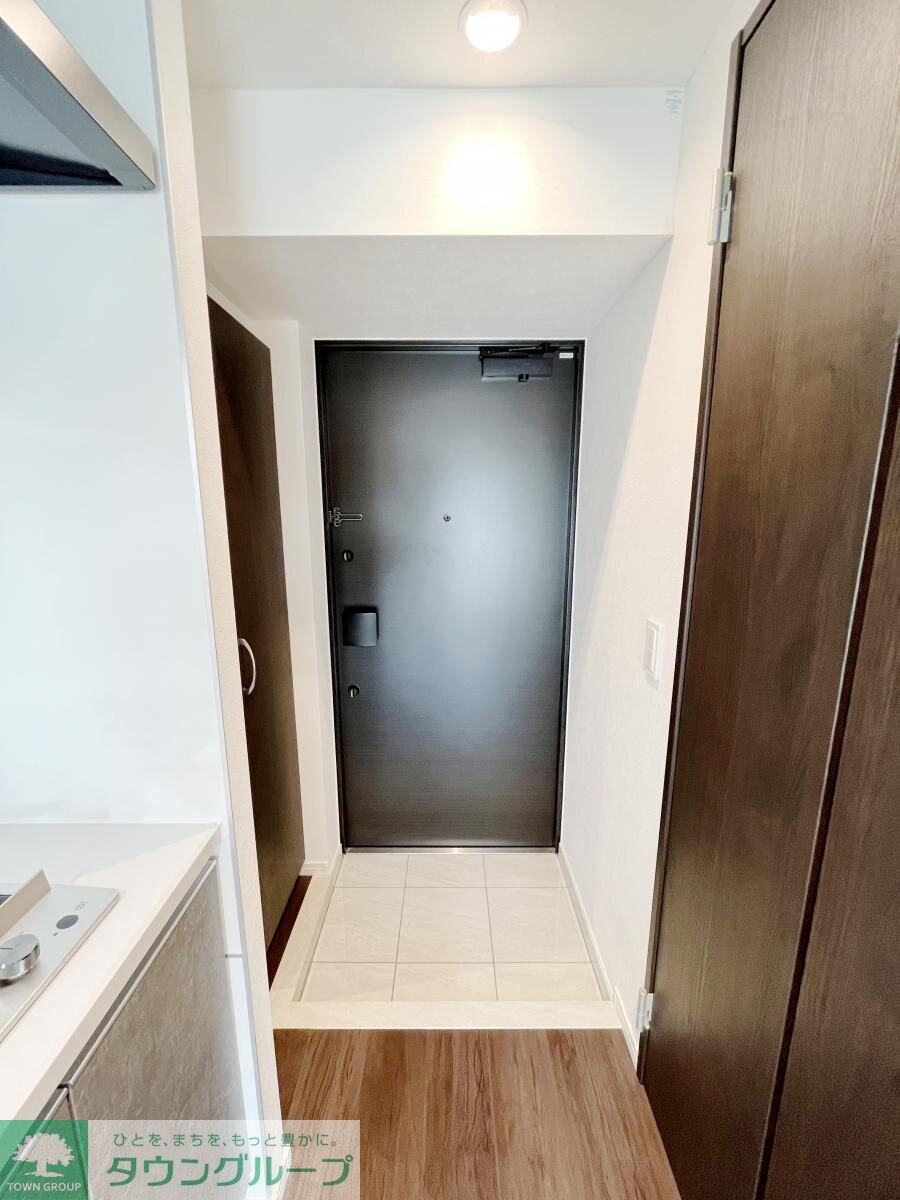 物件内観写真3　(玄関)