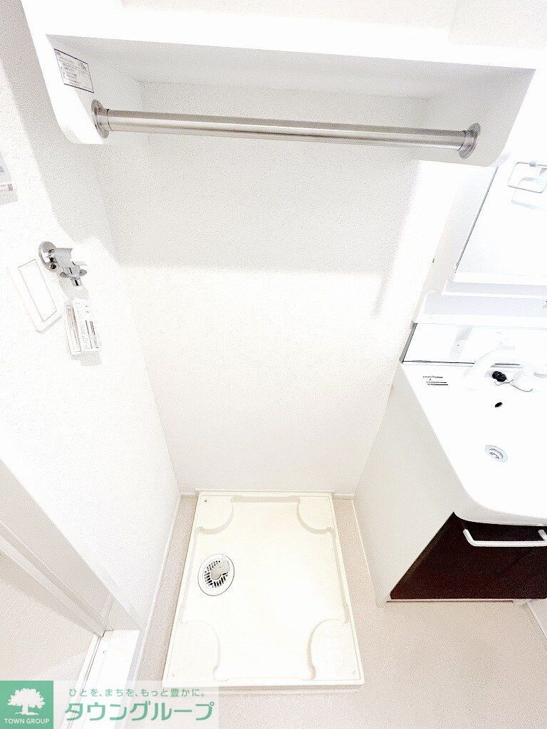 物件内観写真8　(洗濯機置き場)