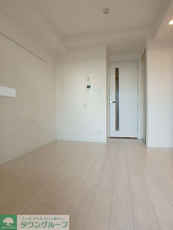 リビング・居室(6.6帖/ダウンライト付！)