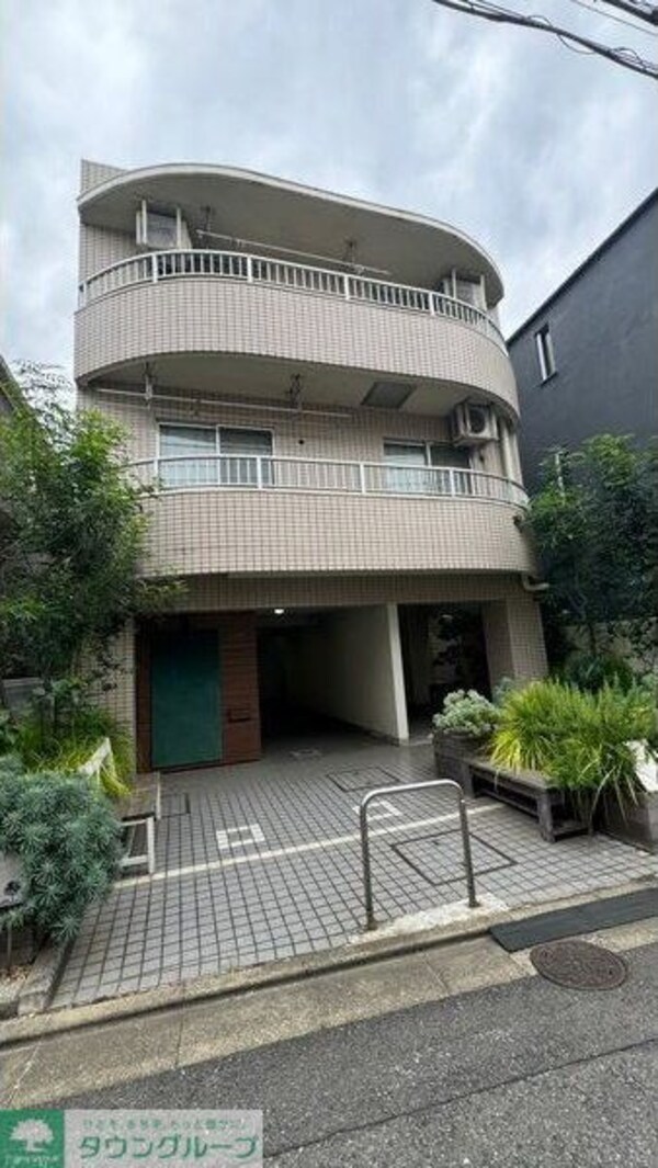 エントランス(部屋探しは株式会社　タウンハウジング　までお気軽にお問合せ…)