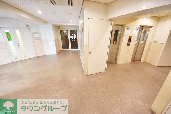 ロビー(部屋探しは株式会社　タウンハウジング　までお気軽にお問合せ…)