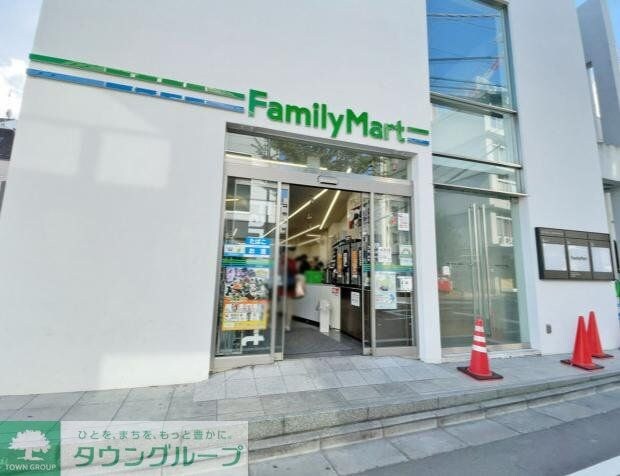 ファミリーマート代官山駅前店