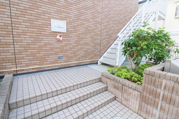 エントランス(★駐輪場完備★)