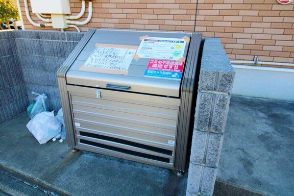 共有部分(ゴミ置き場)