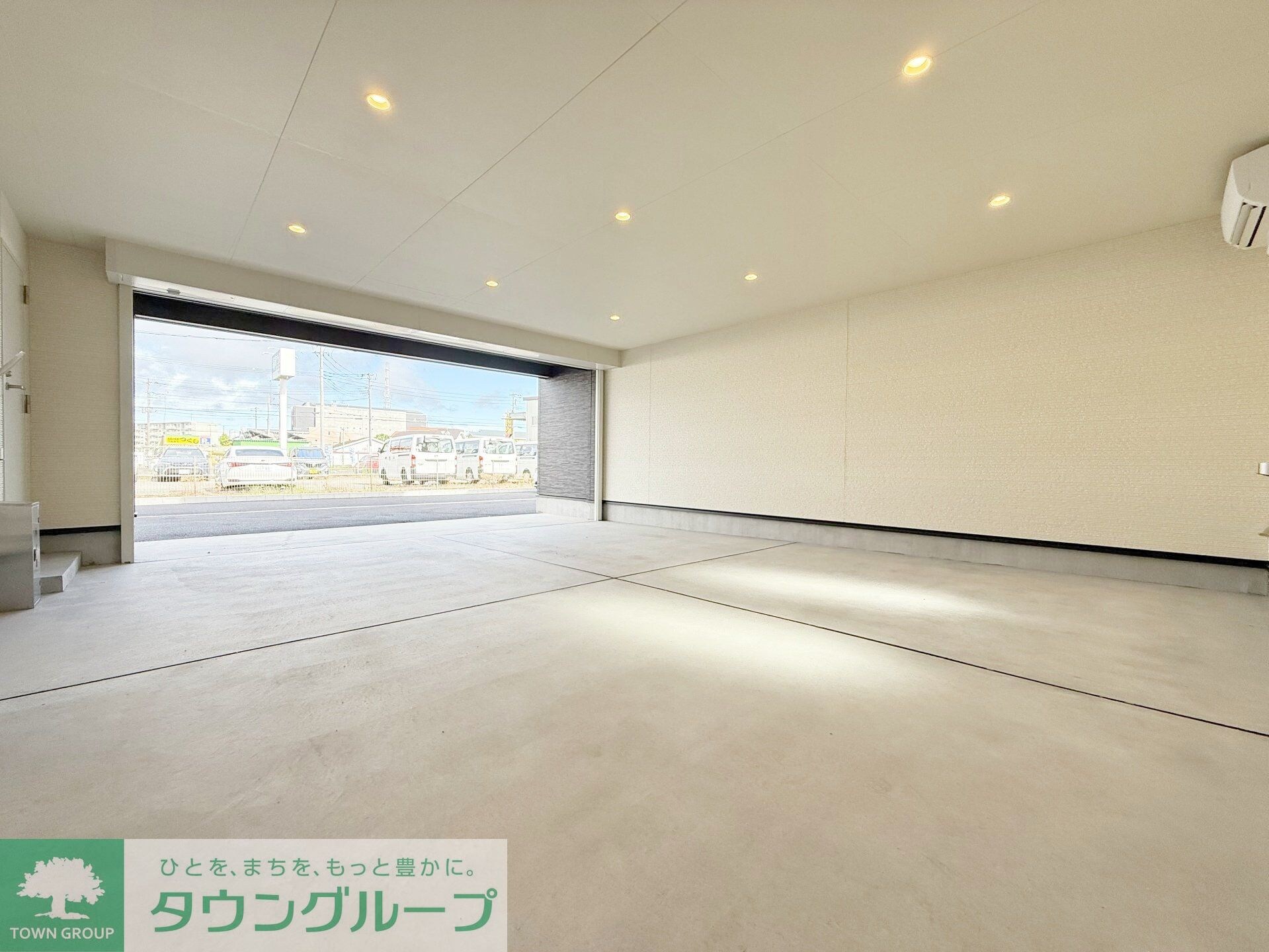 物件内観写真6　(駐車場)