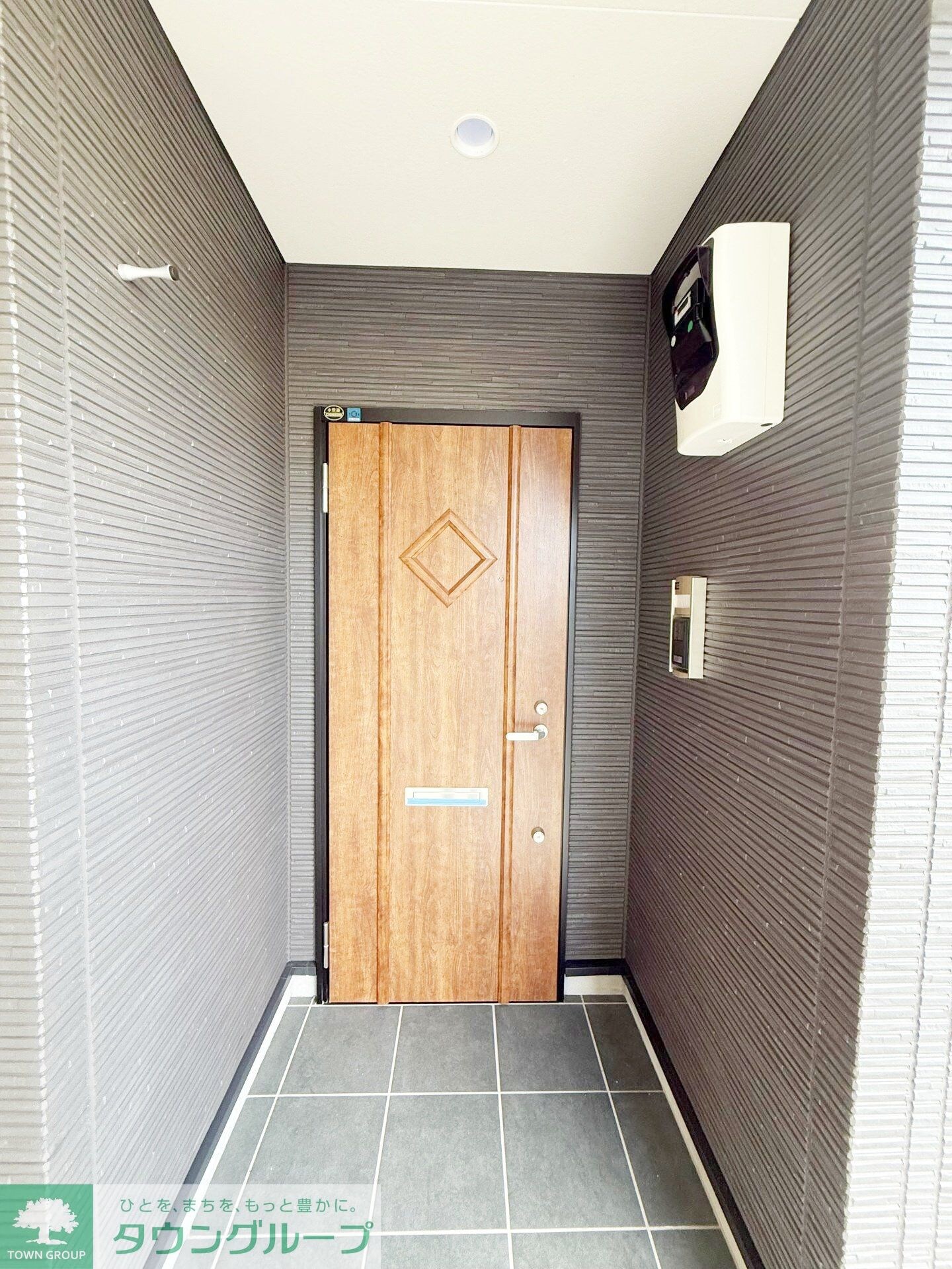 物件内観写真8　(エントランス)