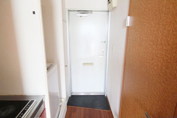 玄関(★駐輪場完備★)