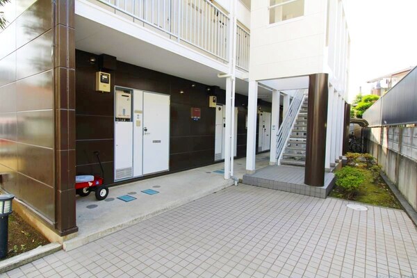 エントランス(★駐輪場完備★)