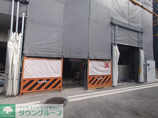 エントランス(駐車場)