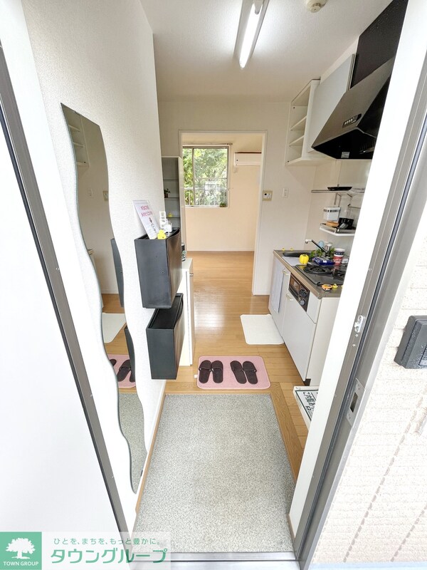 玄関(開放的な玄関スペースです♪)