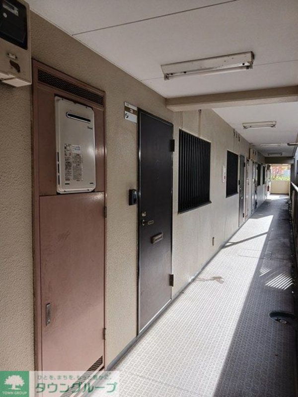 玄関(★お部屋探しは株式会社タウンハウジング東京まで★)