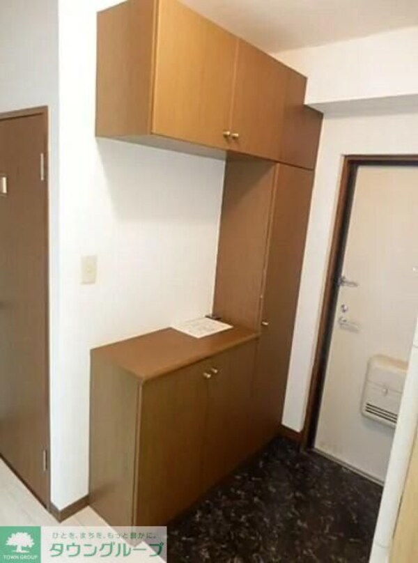 玄関(★お部屋探しは株式会社タウンハウジング東京まで★)