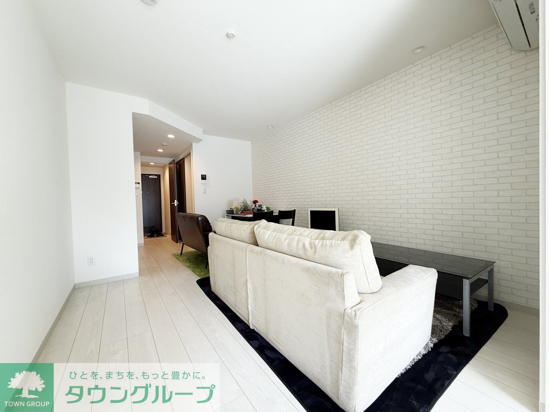 物件内観写真2　(リビング/居室)