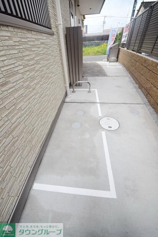 物件内観写真14　(敷地内ゴミ置き場)