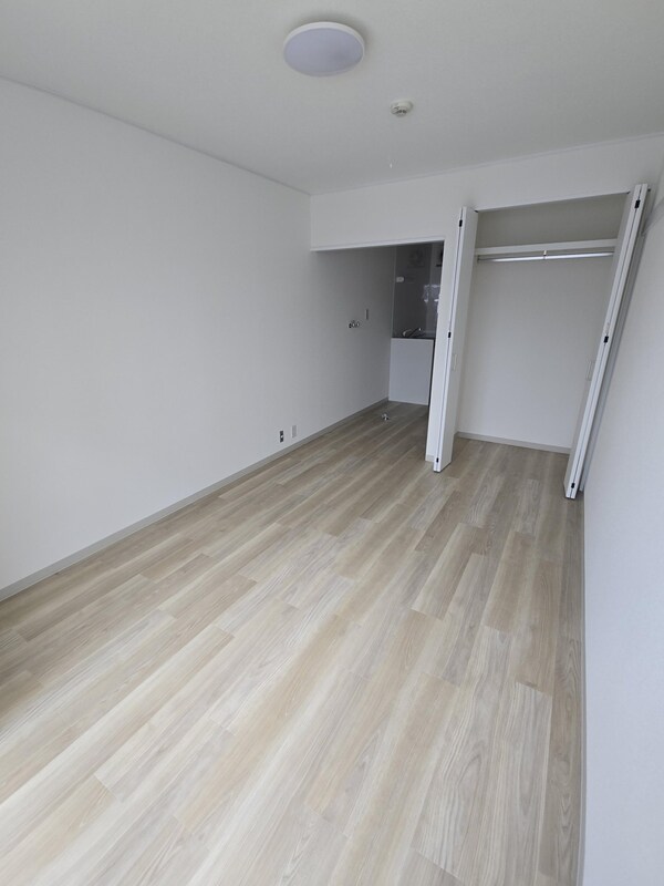 寝室(※反転参考画像※)