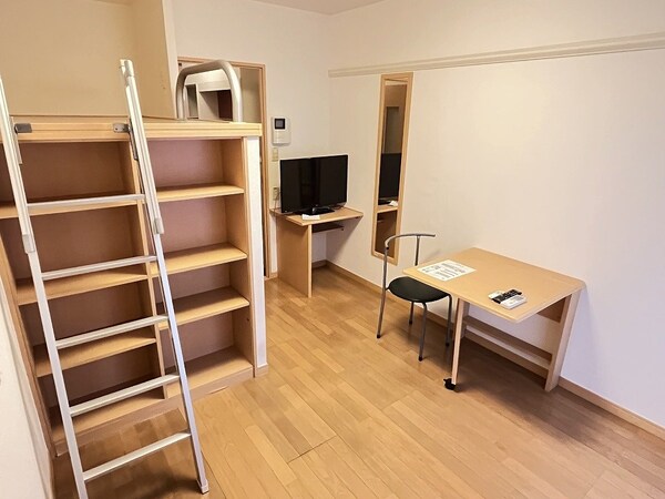 リビング・居室(★タウンハウジング鷺沼店まで→ＴＥＬ0448706656★)