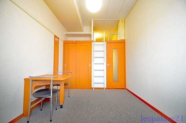 リビング・居室(★タウンハウジング鷺沼店まで→ＴＥＬ0448706656★)