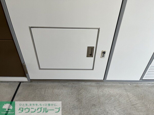 玄関(宅配ボックス)