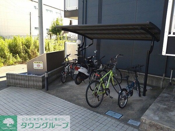 共有部分(駐輪場　原付＆自転車のみ駐輪可能)