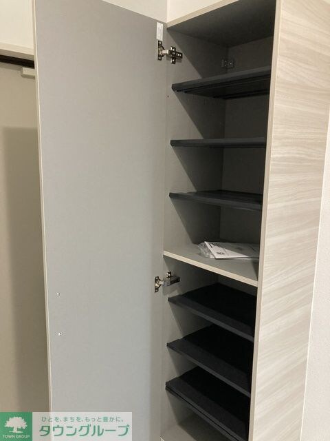 物件内観写真3　(ロビー)