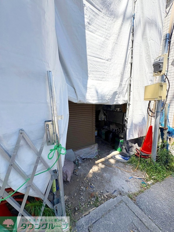 エントランス(駐車場)