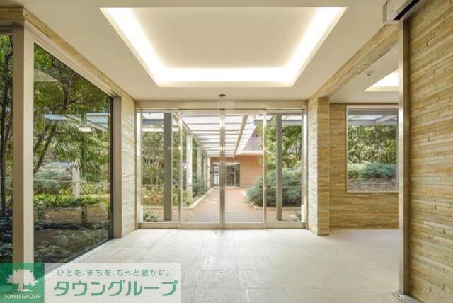 物件内観写真17　(エントランス)