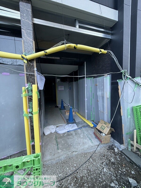 エントランス(駐車場)