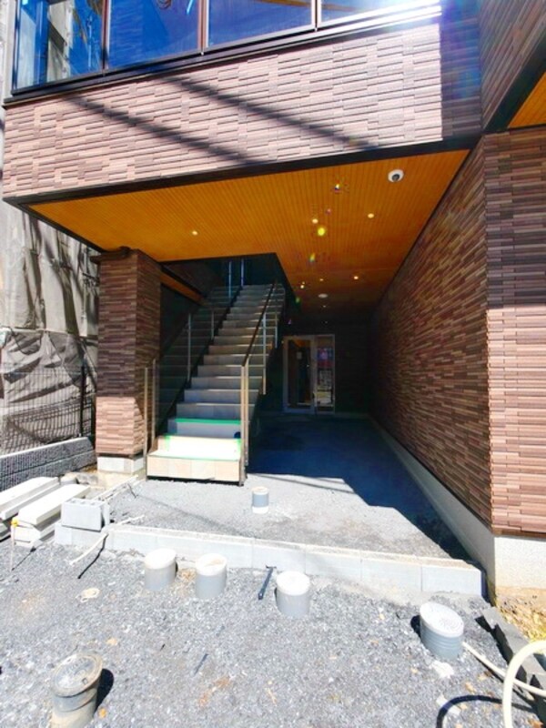 エントランス(★お部屋探しはタウンハウジング稲田堤店まで★)